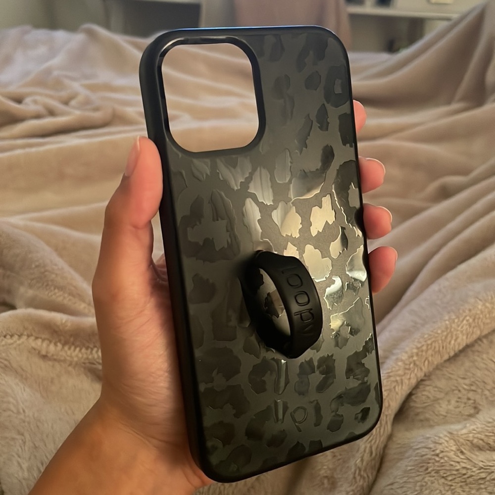 LIKE NEW loopy case black leopard iphone 12 pro!!!